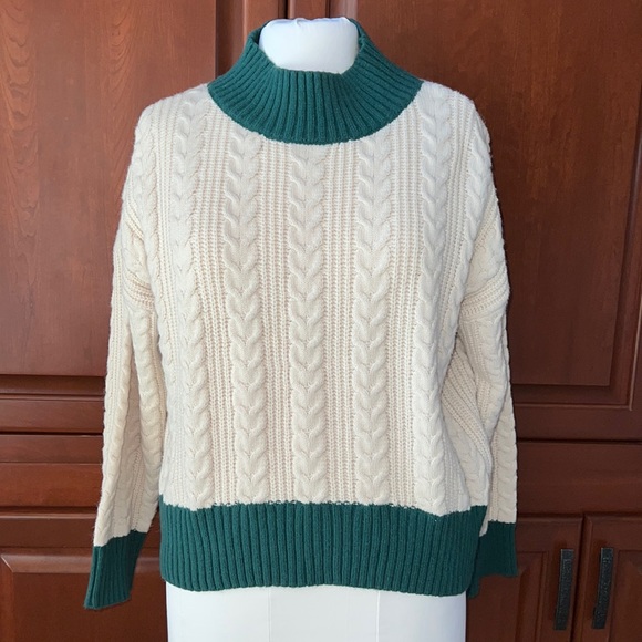 J.O.A. Cream/Hunter Green Mock Neck Sweater-M - Picture 1 of 6